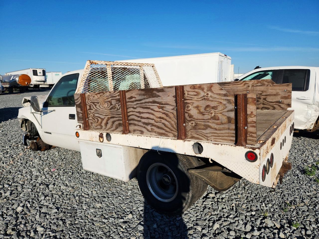 1GBJC34J0YF404316 · 2000 CHEVROLET GMT-400 · 2/12