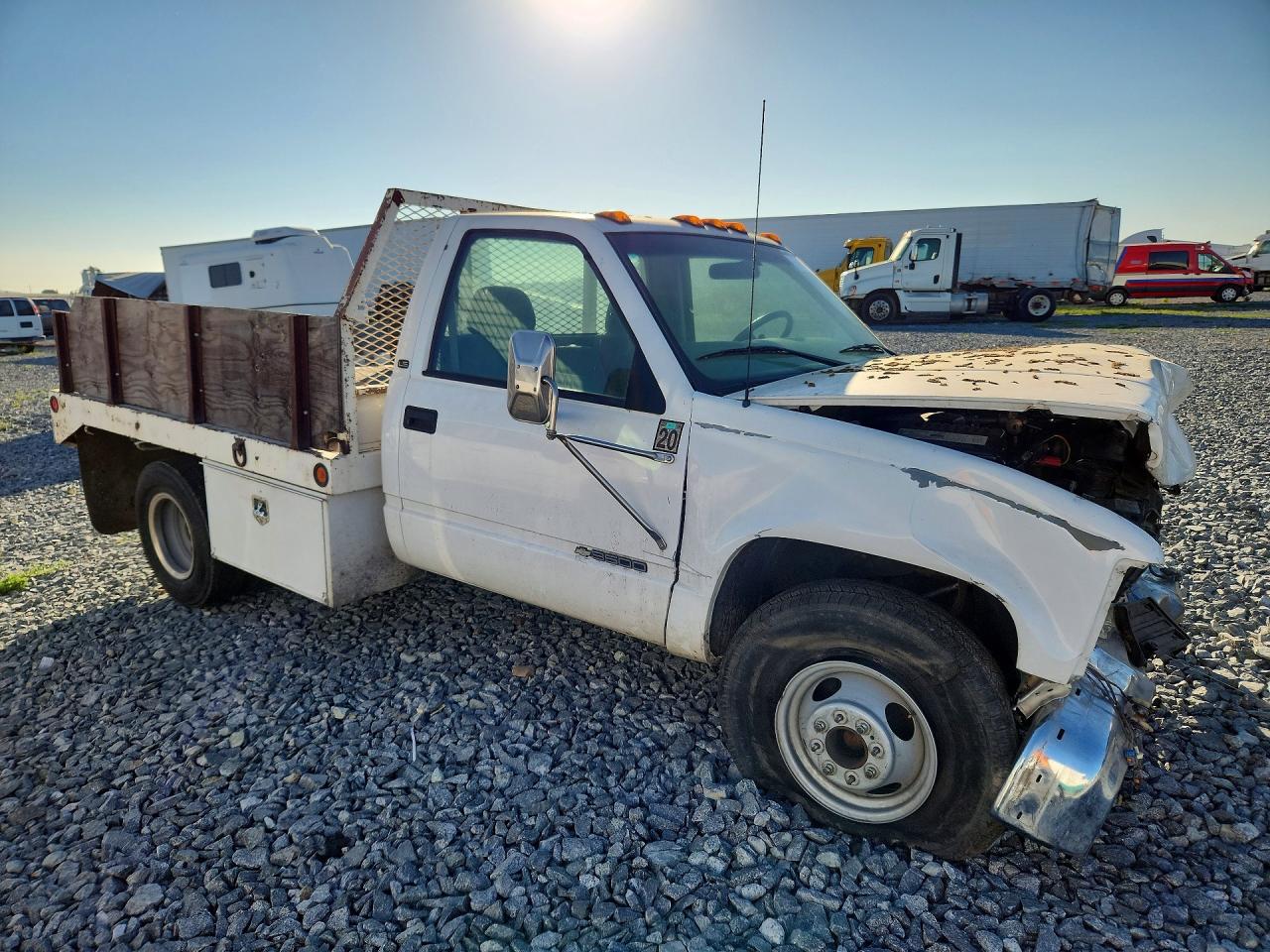 1GBJC34J0YF404316 · 2000 CHEVROLET GMT-400 · 4/12
