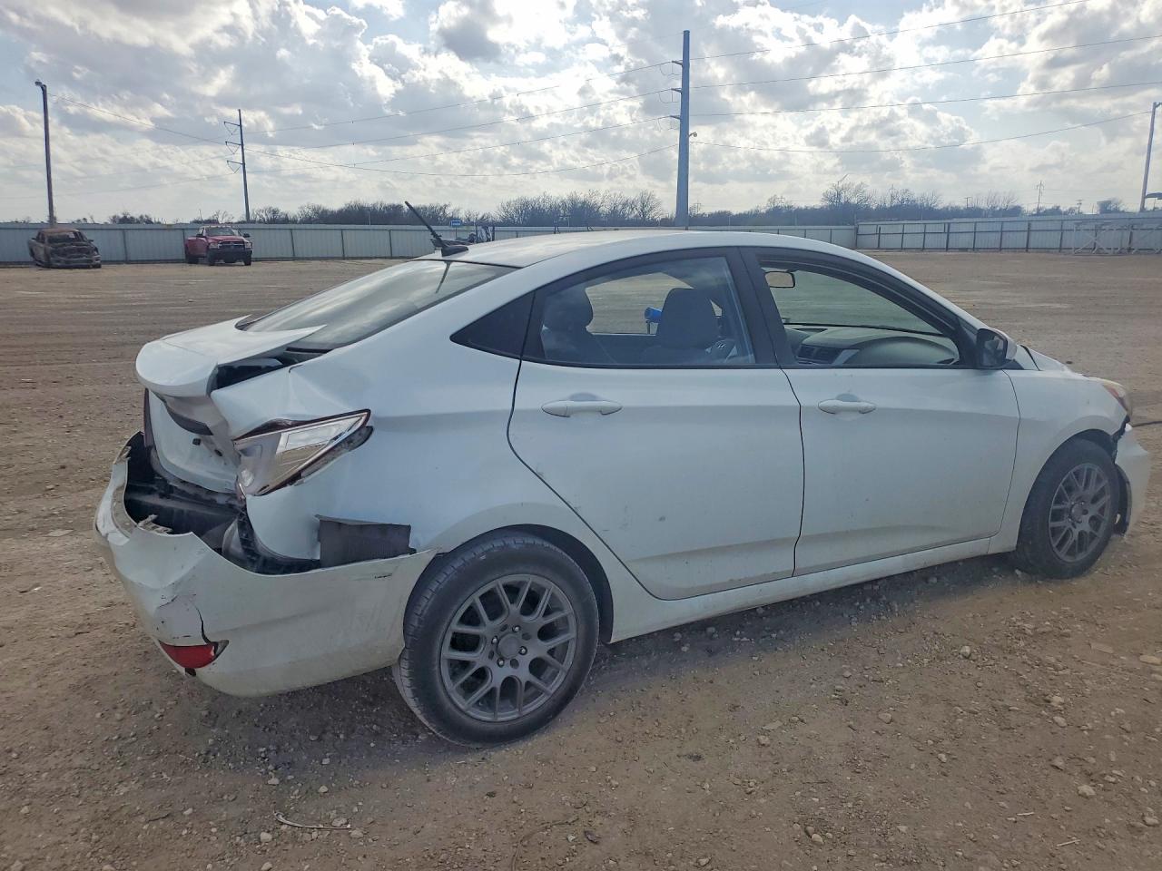KMHCT4AE1GU060020 · 2016 HYUNDAI ACCENT · 3/12