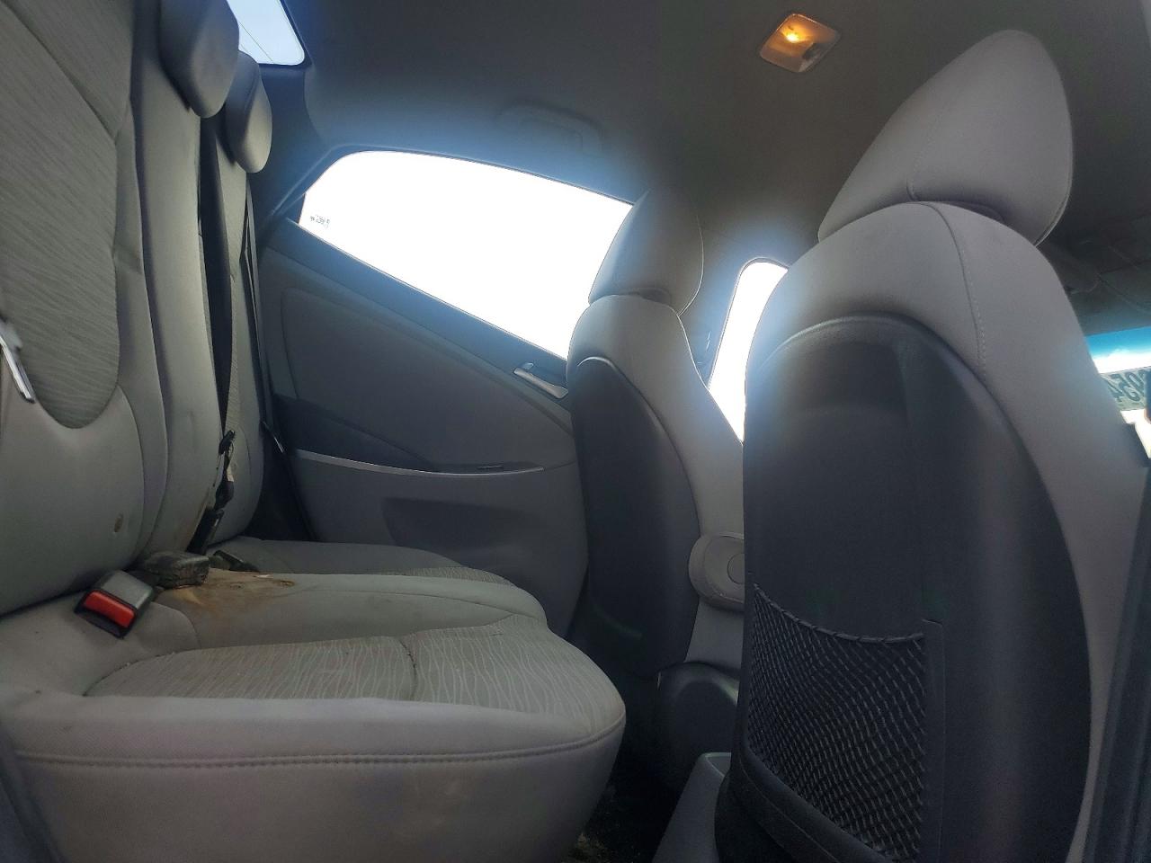 KMHCT4AE1GU060020 · 2016 HYUNDAI ACCENT · 10/12