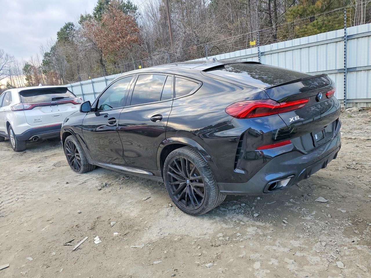 5UX33EX05S9Z93693 · 2025 BMW X6 · 2/13