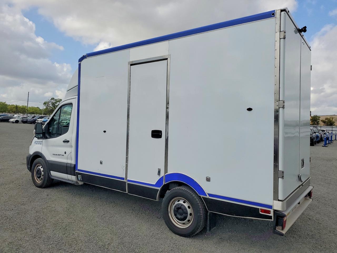 1FDBW5Z89MKA80045 · 2021 FORD TRANSIT · 2/13