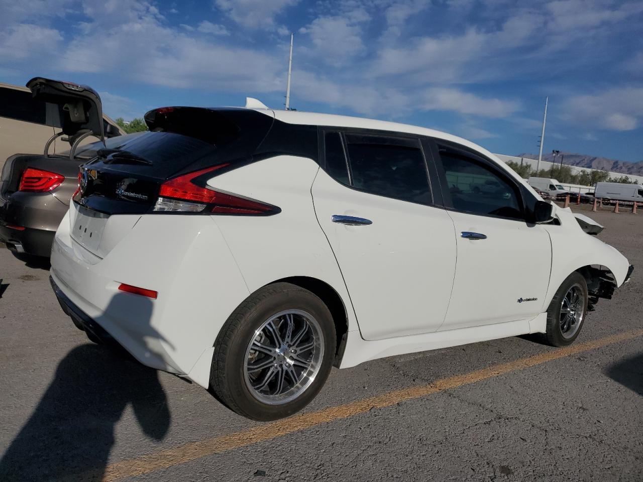 1N4AZ1CP1JC301360 · 2018 NISSAN LEAF · 3/13