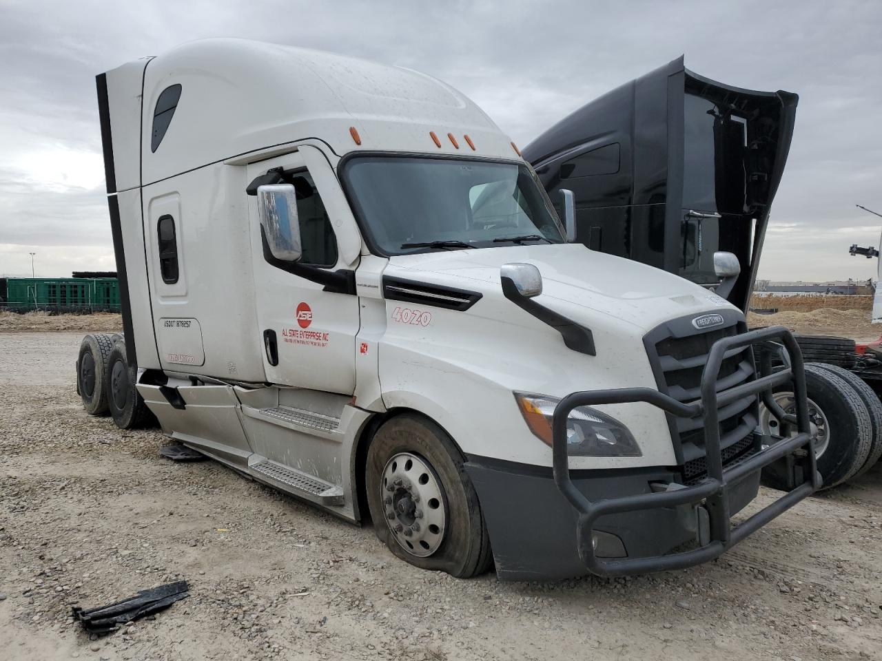 3AKJHHDR0LSLN3990 · 2020 FREIGHTLINER CASCADIA 126