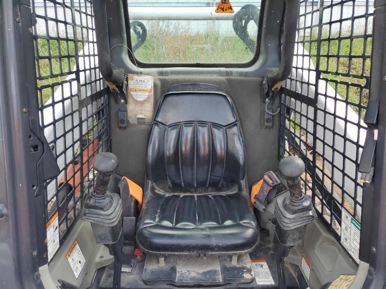 82104335 · 2015 BOBCAT S530 · 6/10