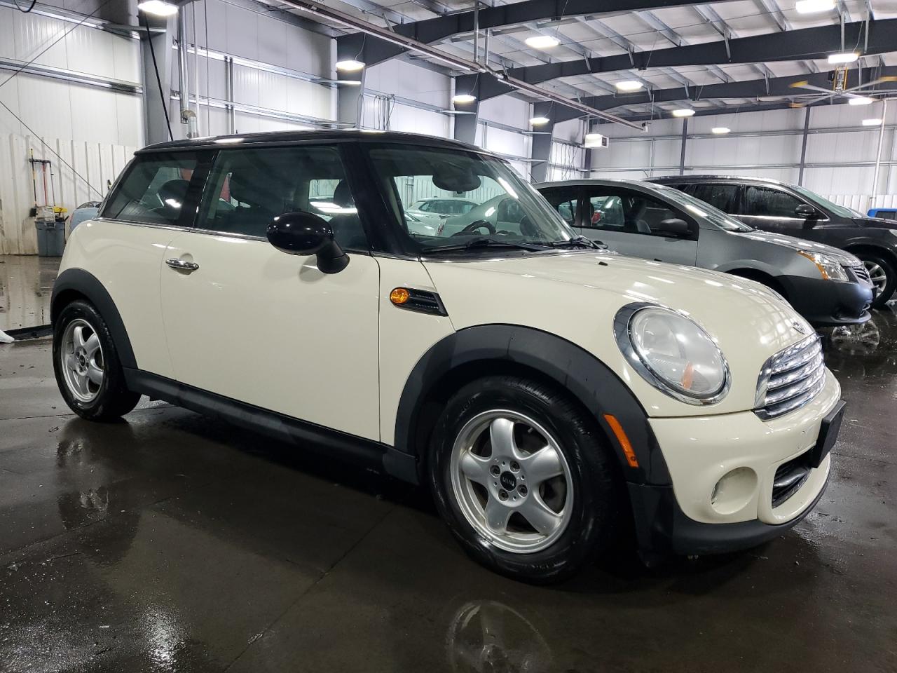 WMWSU3C50BT099519 · 2011 MINI COOPER · 4/12