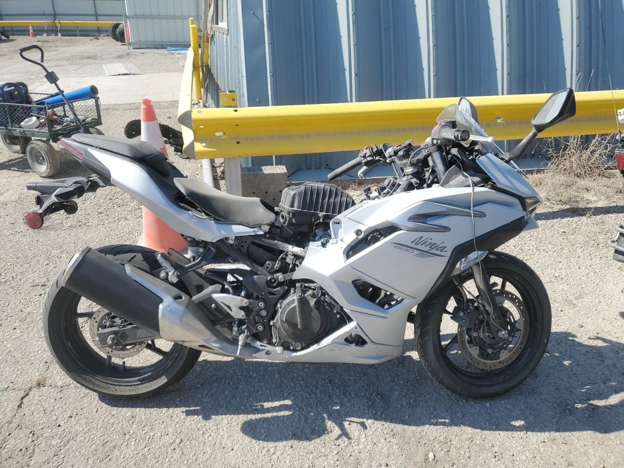 ML5EXGG19SDA69822 · 2025 KAWASAKI EX500
