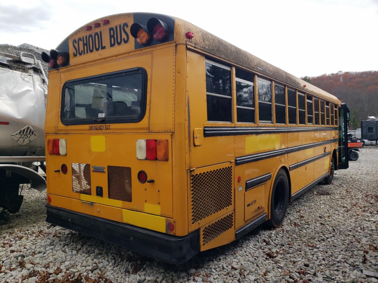 1T7YN4E26C1149987 · 2012 THOMAS SAF-T-LINER HDX · 4/10