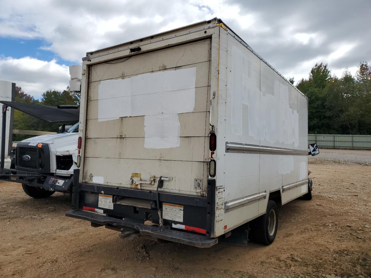 1GD374CGXE1910275 · 2014 GMC SAVANA CUTAWAY G3500 · 3/13