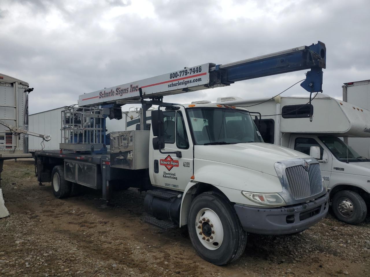 2004 INTERNATIONAL 4000