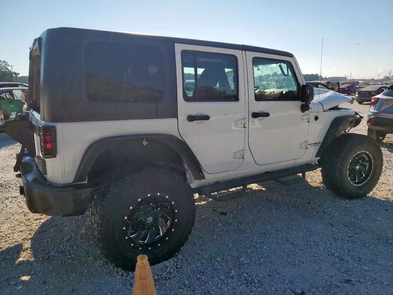1C4BJWDG2FL723078 · 2015 JEEP WRANGLER UNLIMITED · 3/14