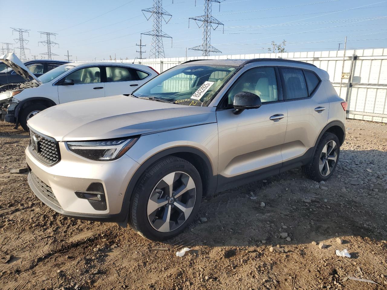 YV4L12UL7R2367275 · 2024 VOLVO XC40
