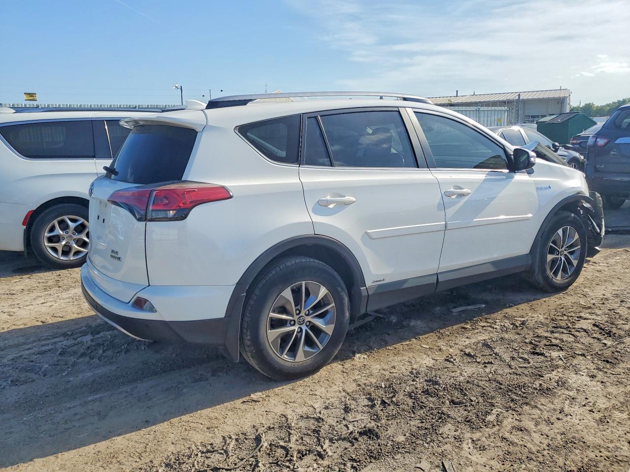 JTMRJREV6JD158009 · 2018 TOYOTA RAV4 HYBRID · 3/13