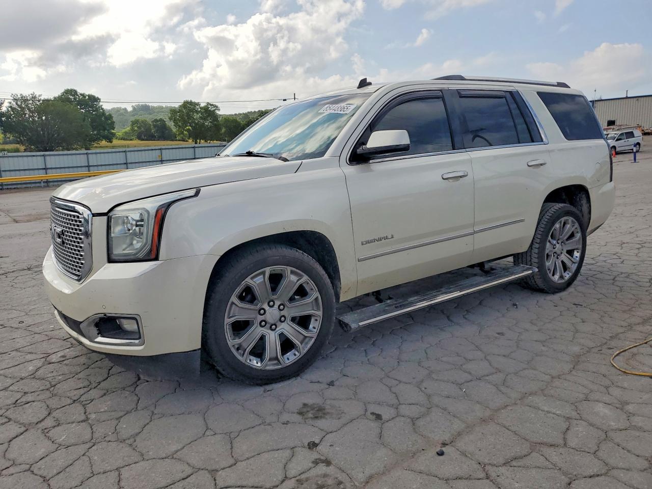 1GKS2CKJ6FR125247 · 2015 GMC YUKON