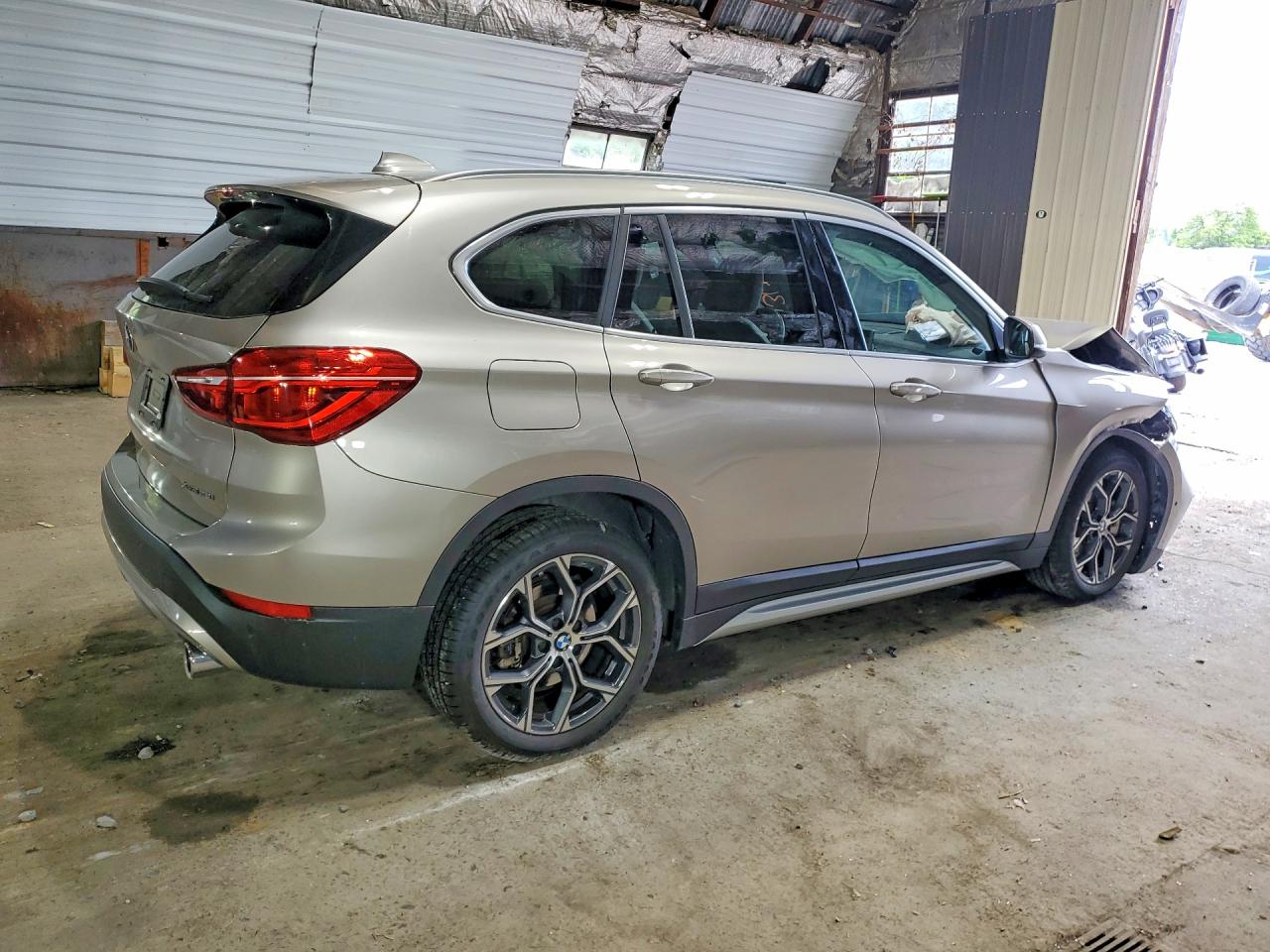 WBXJG9C07M5U46920 · 2021 BMW X1 · 3/13