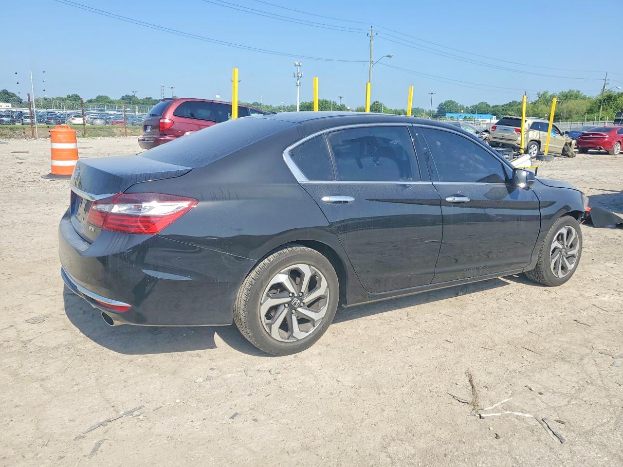 1HGCR3F89HA042773 · 2017 HONDA ACCORD · 3/13