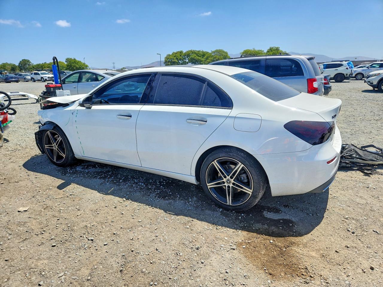 WDD3G4EBXKW021955 · 2019 MERCEDES-BENZ A · 2/13