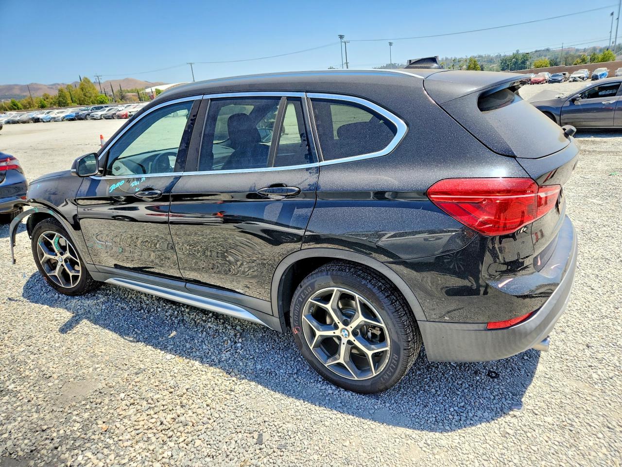 WBXHU7C34J5H40666 · 2018 BMW X1 · 2/14