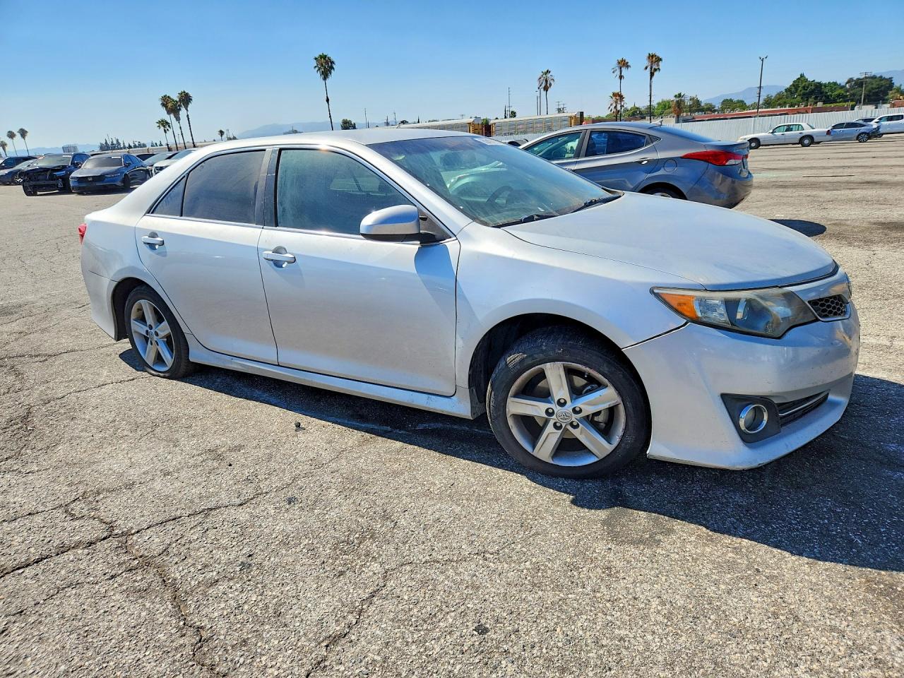 4T1BF1FK0EU325426 · 2014 TOYOTA CAMRY · 4/12