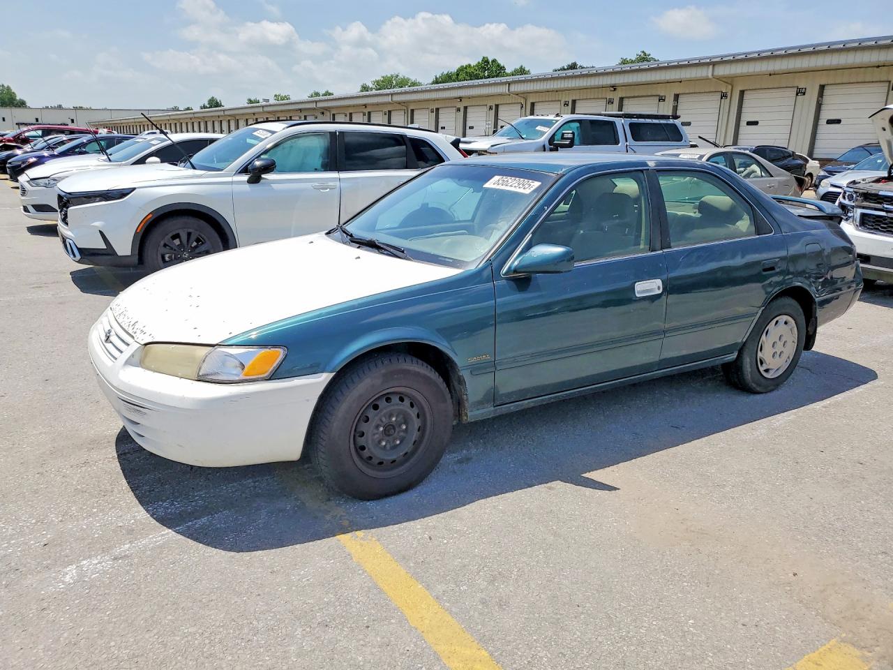 4T1BG22K1WU329401 · 1998 TOYOTA CAMRY
