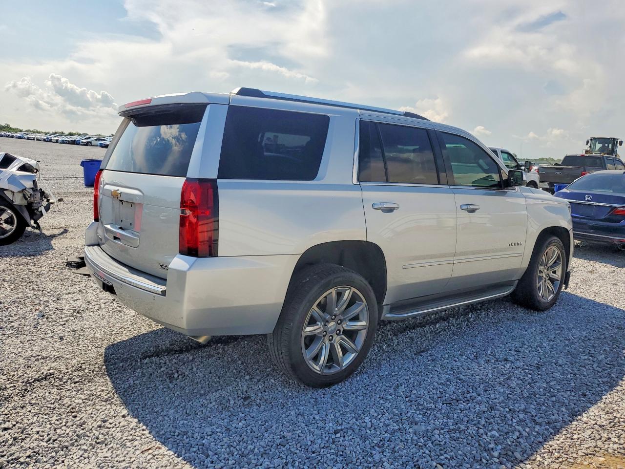 1GNSCCKC7HR159590 · 2017 CHEVROLET TAHOE · 3/13