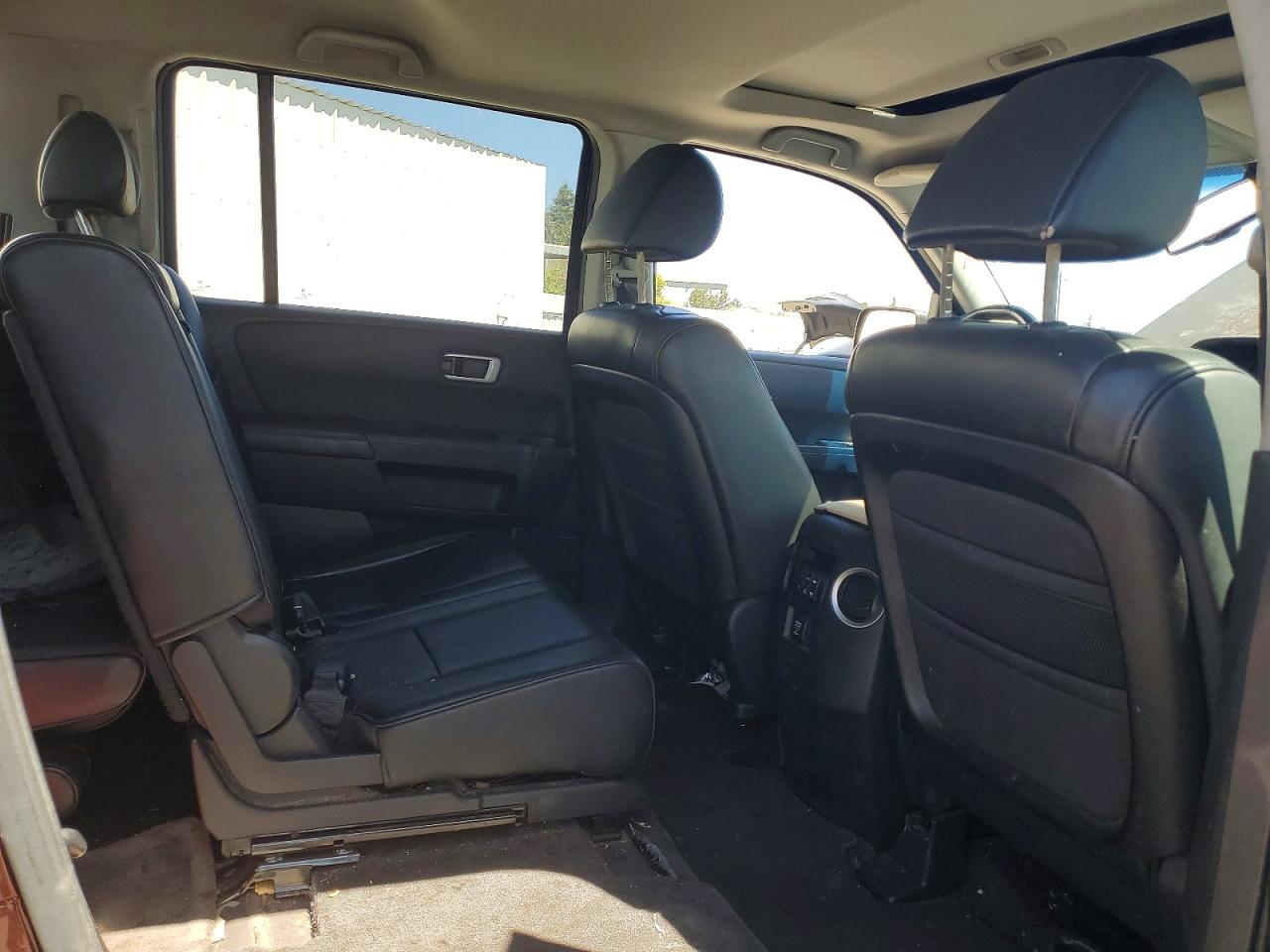 5FNYF4H70BB071097 · 2011 HONDA PILOT · 10/12