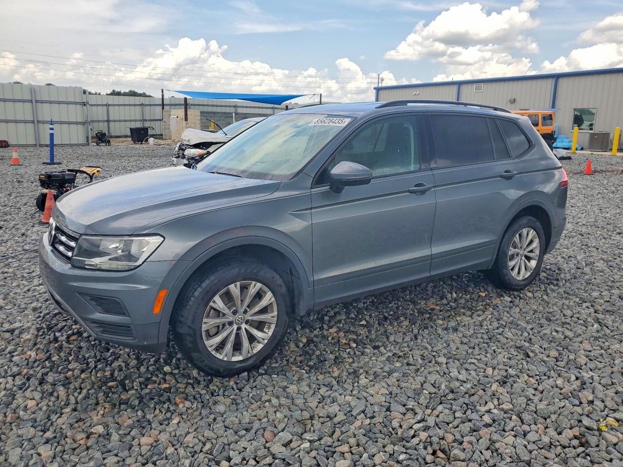 3VV1B7AX3LM132563 · 2020 VOLKSWAGEN TIGUAN
