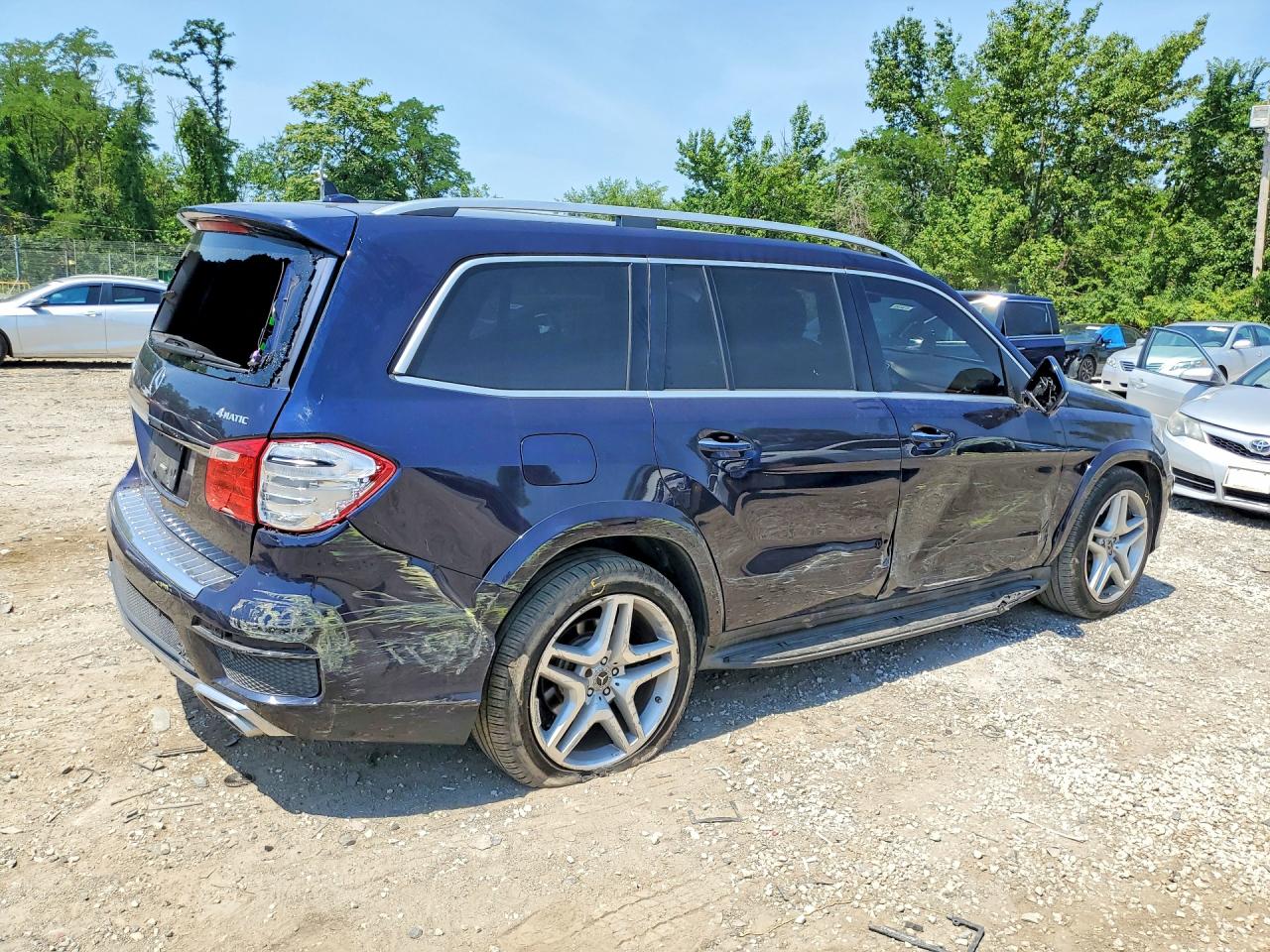4JGDF7DE5GA641613 · 2016 MERCEDES-BENZ GL · 3/13