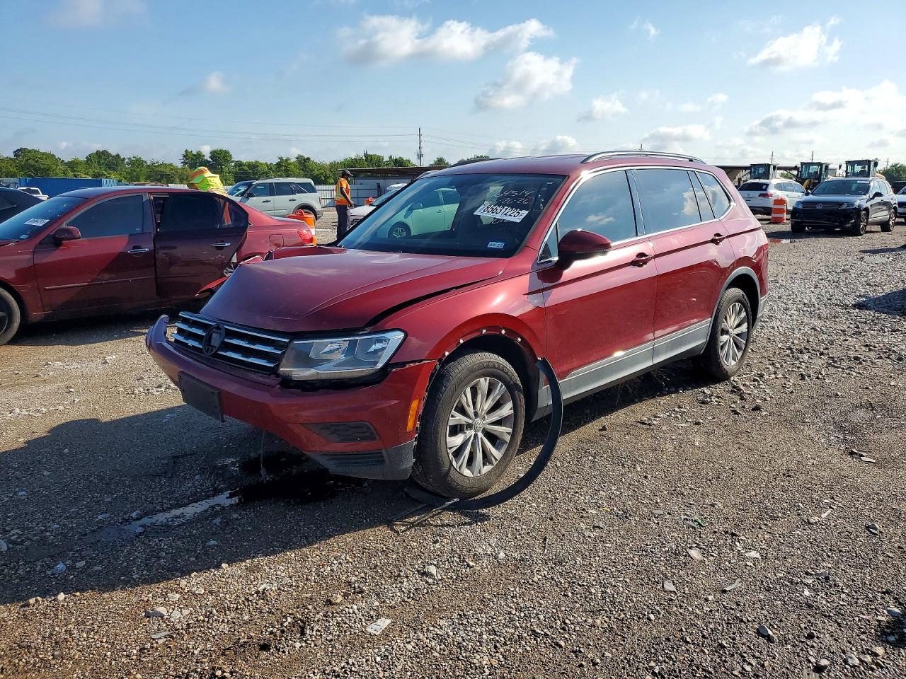 3VV3B7AX7JM044248 · 2018 VOLKSWAGEN TIGUAN