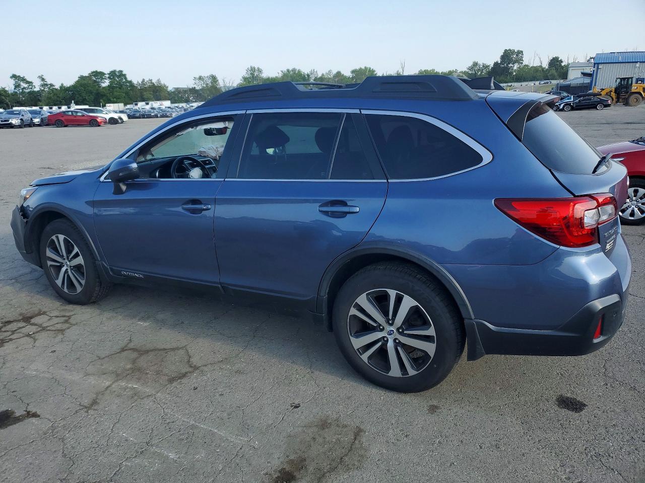 4S4BSENC6J3200220 · 2018 SUBARU OUTBACK · 2/13