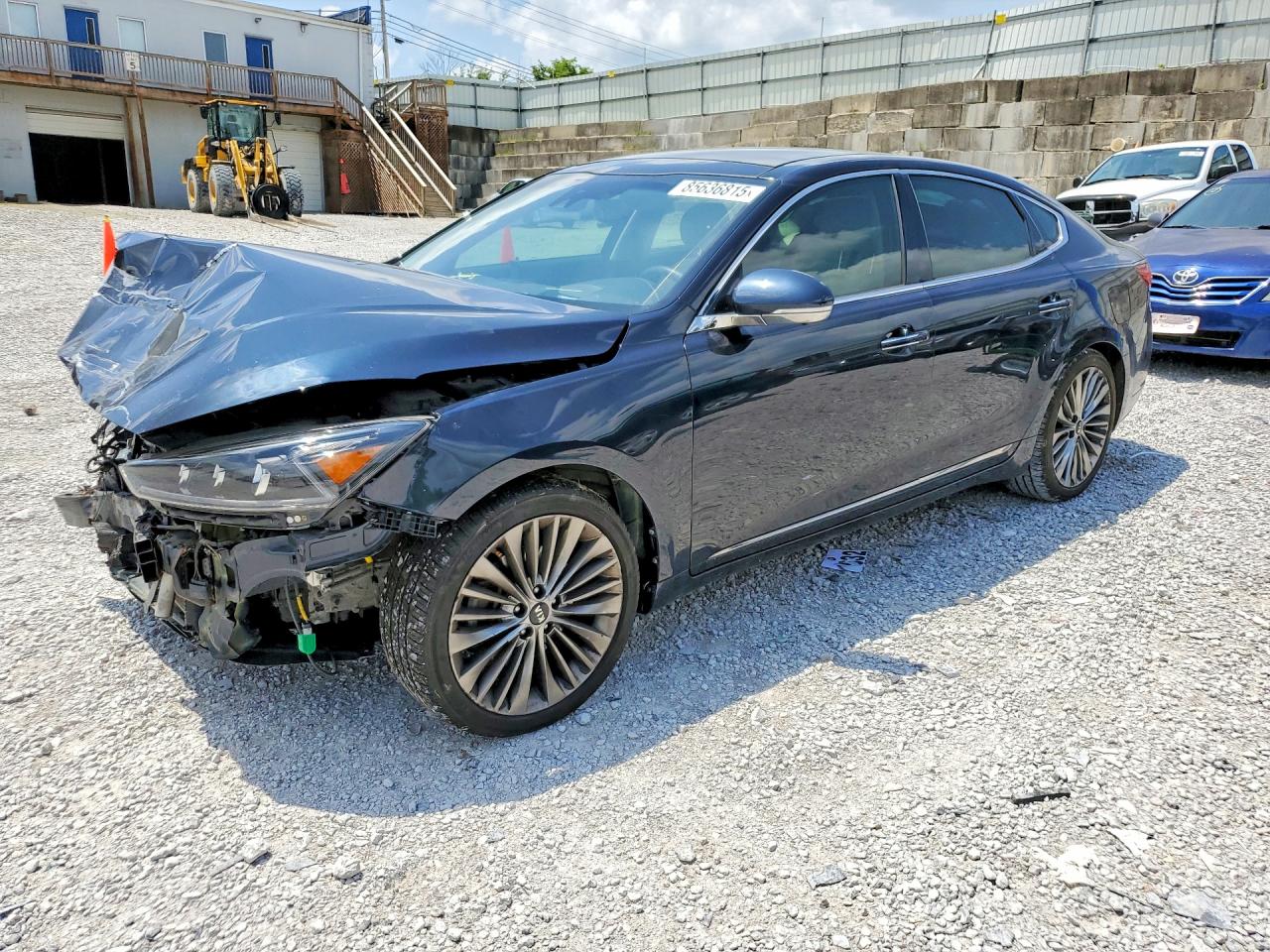 KNALC4J19H5073852 · 2017 KIA CADENZA