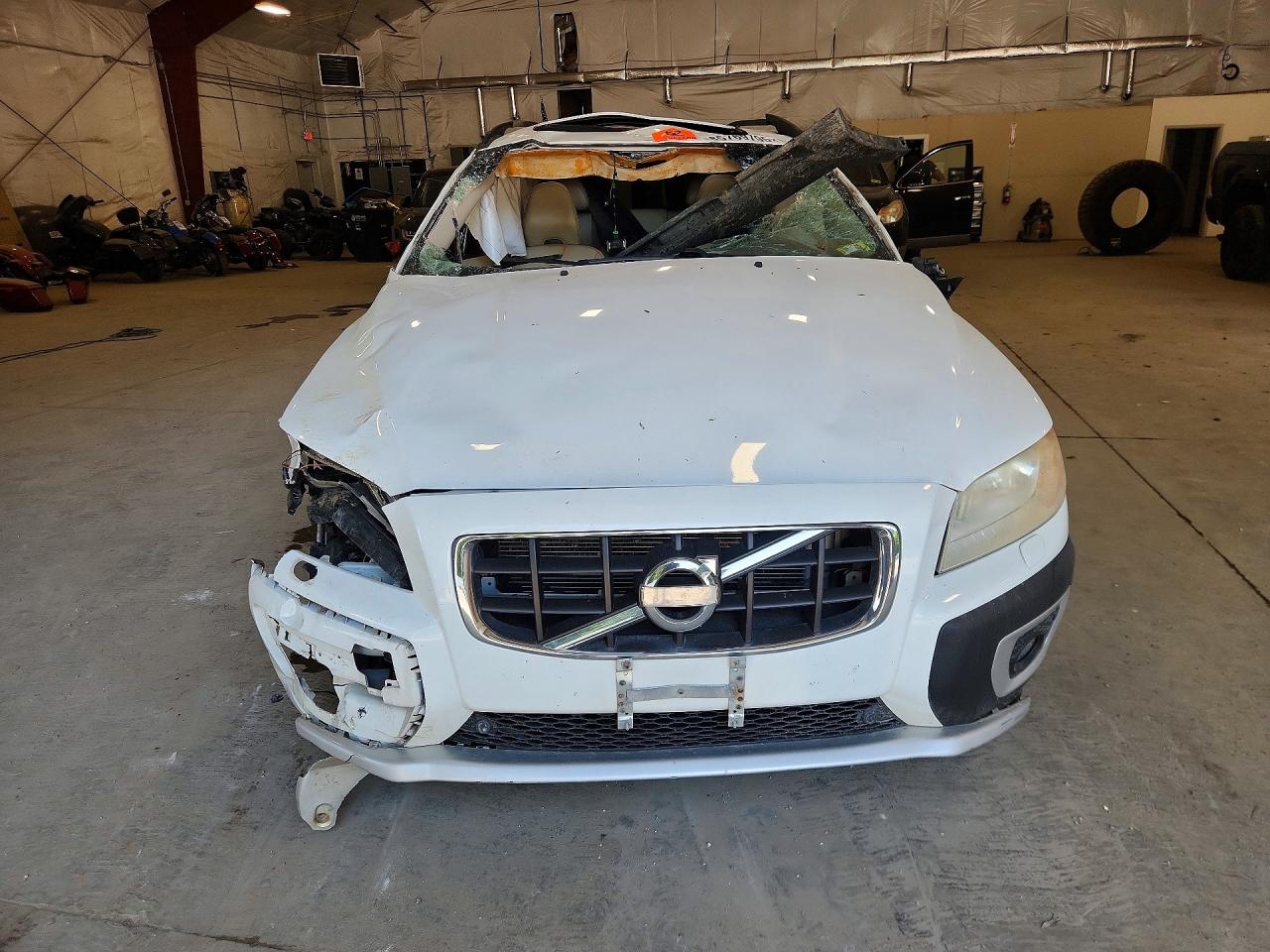YV4952BZ2B1102393 · 2011 VOLVO XC70 · 5/13