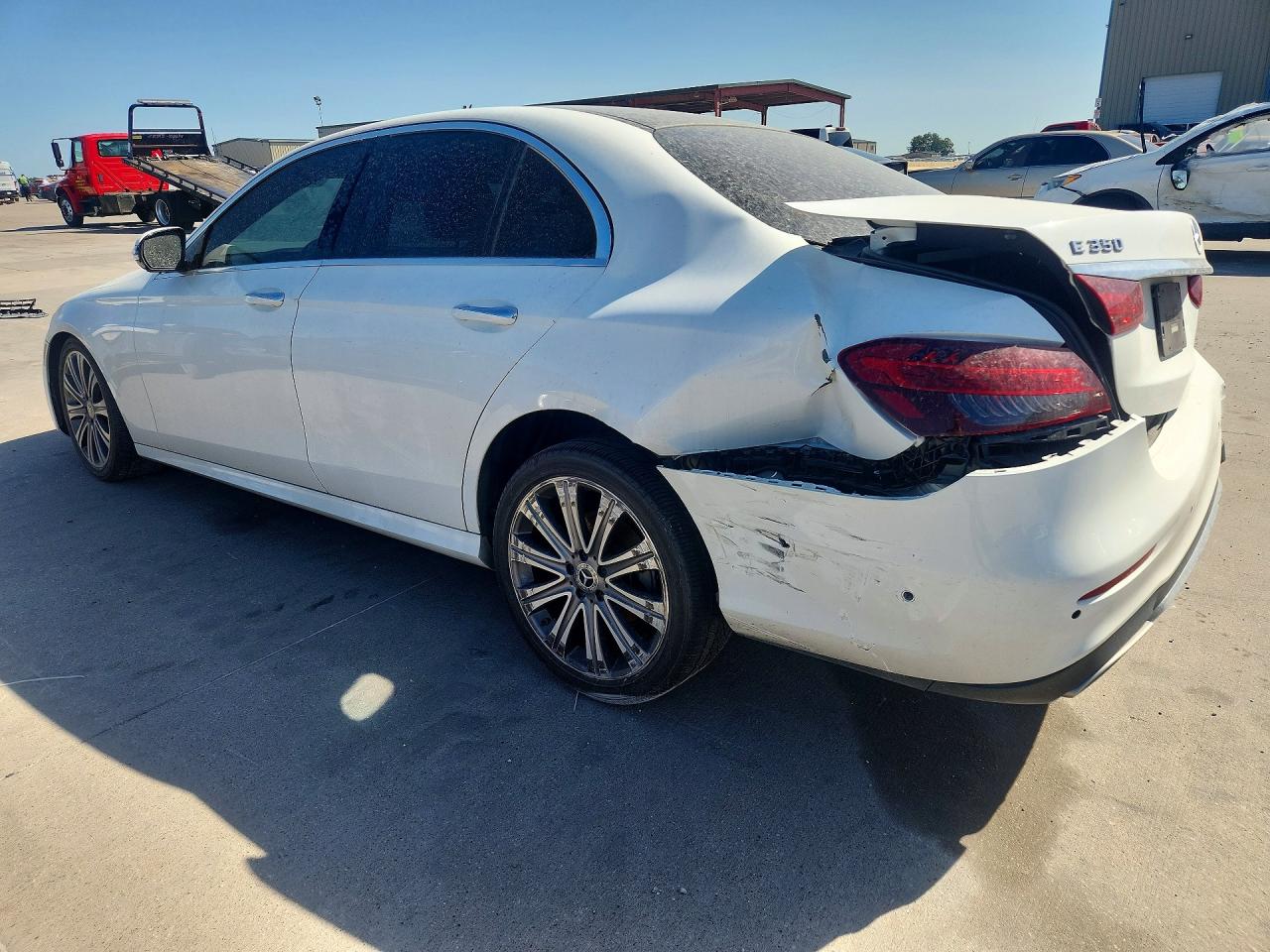 W1KZF8DB0NB080899 · 2022 MERCEDES-BENZ E · 2/12