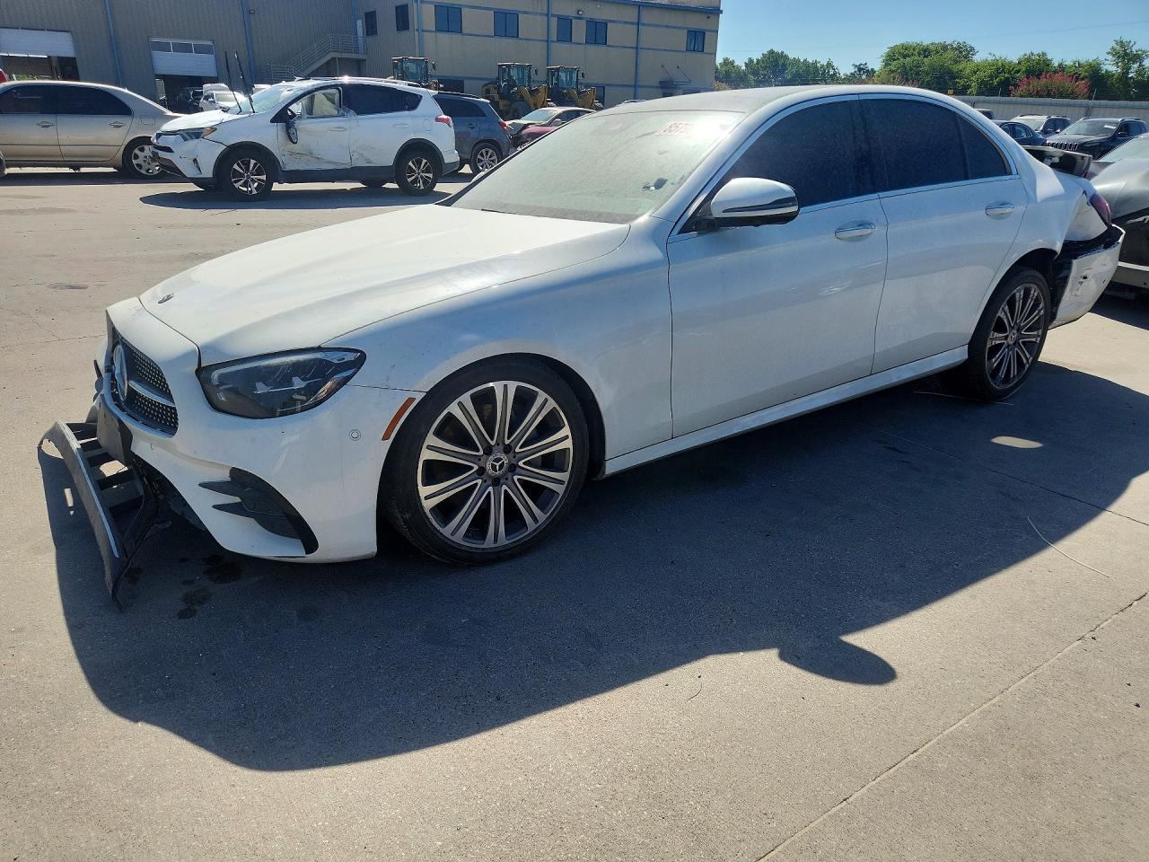 W1KZF8DB0NB080899 · 2022 MERCEDES-BENZ E