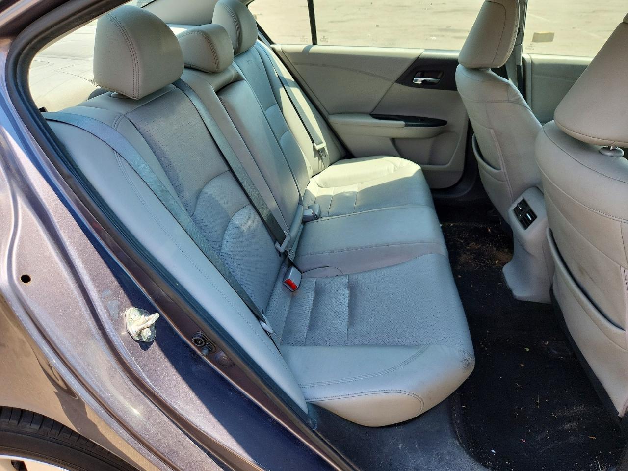 1HGCR2F85FA213610 · 2015 HONDA ACCORD · 10/12