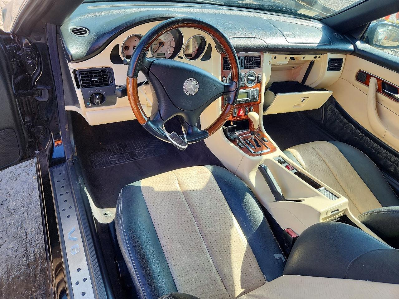 WDBKK65F43F284008 · 2003 MERCEDES-BENZ SLK · 8/12