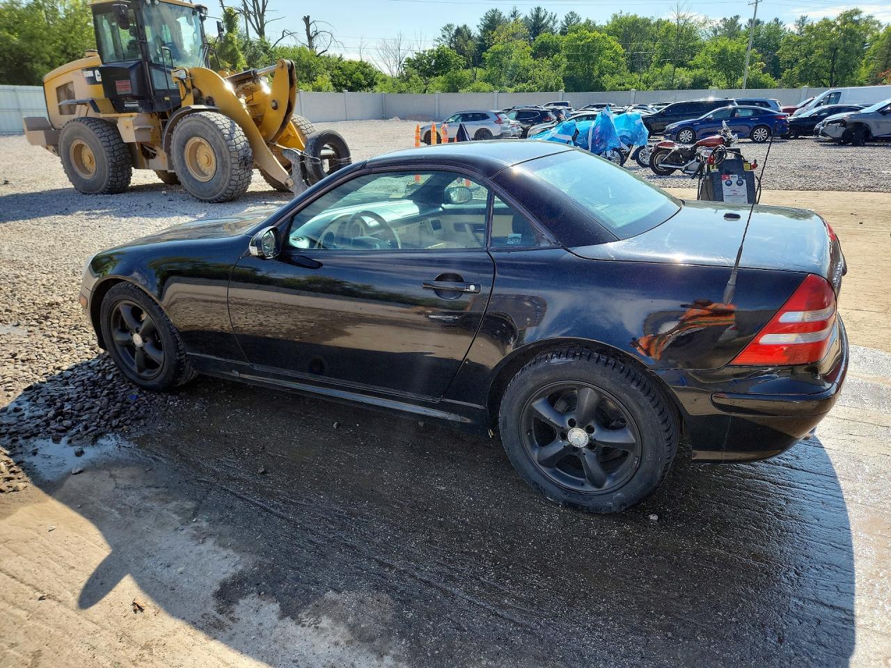 WDBKK65F43F284008 · 2003 MERCEDES-BENZ SLK · 2/12