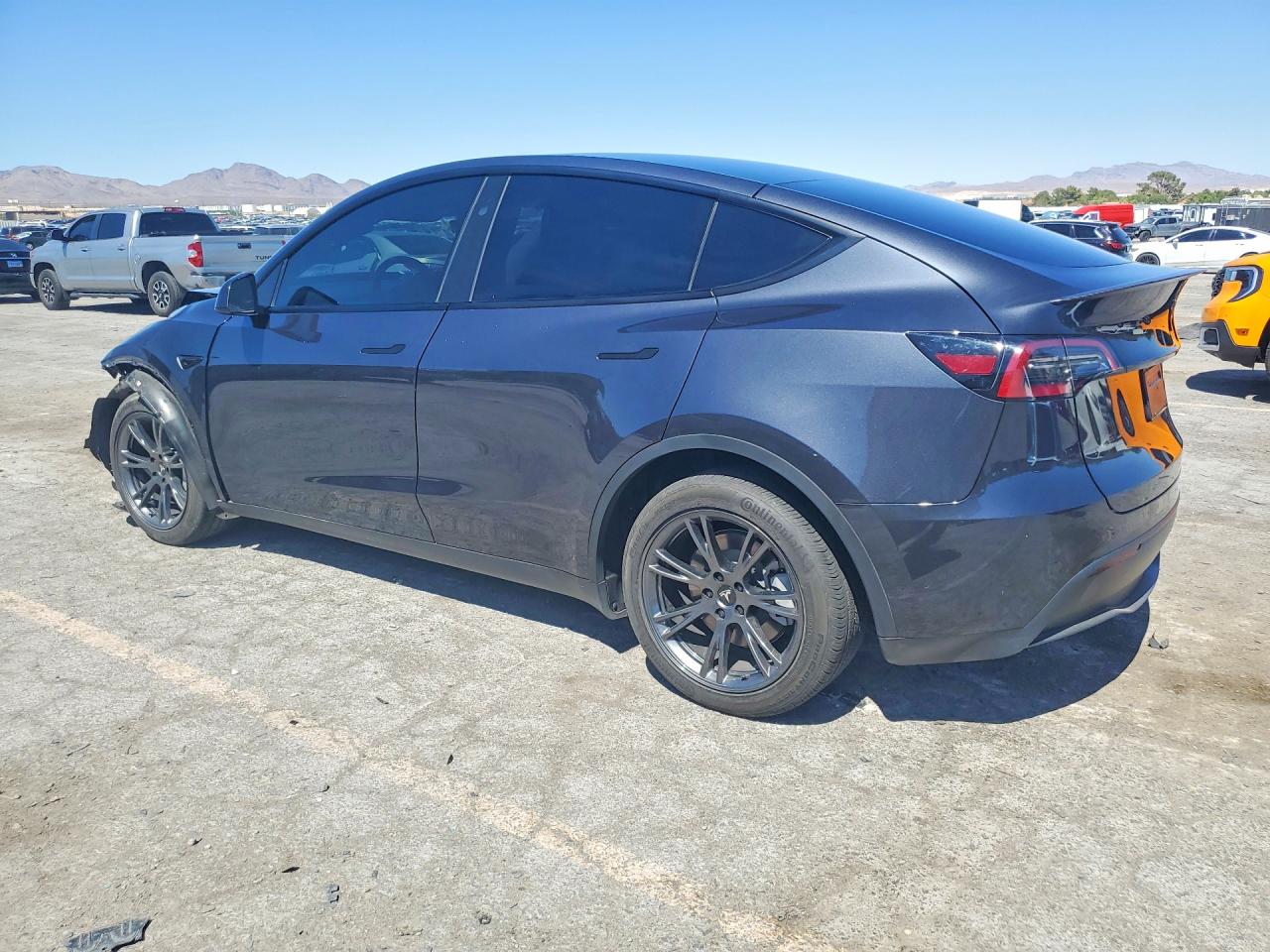 7SAYGDED6RF124308 · 2024 TESLA MODEL Y · 2/13