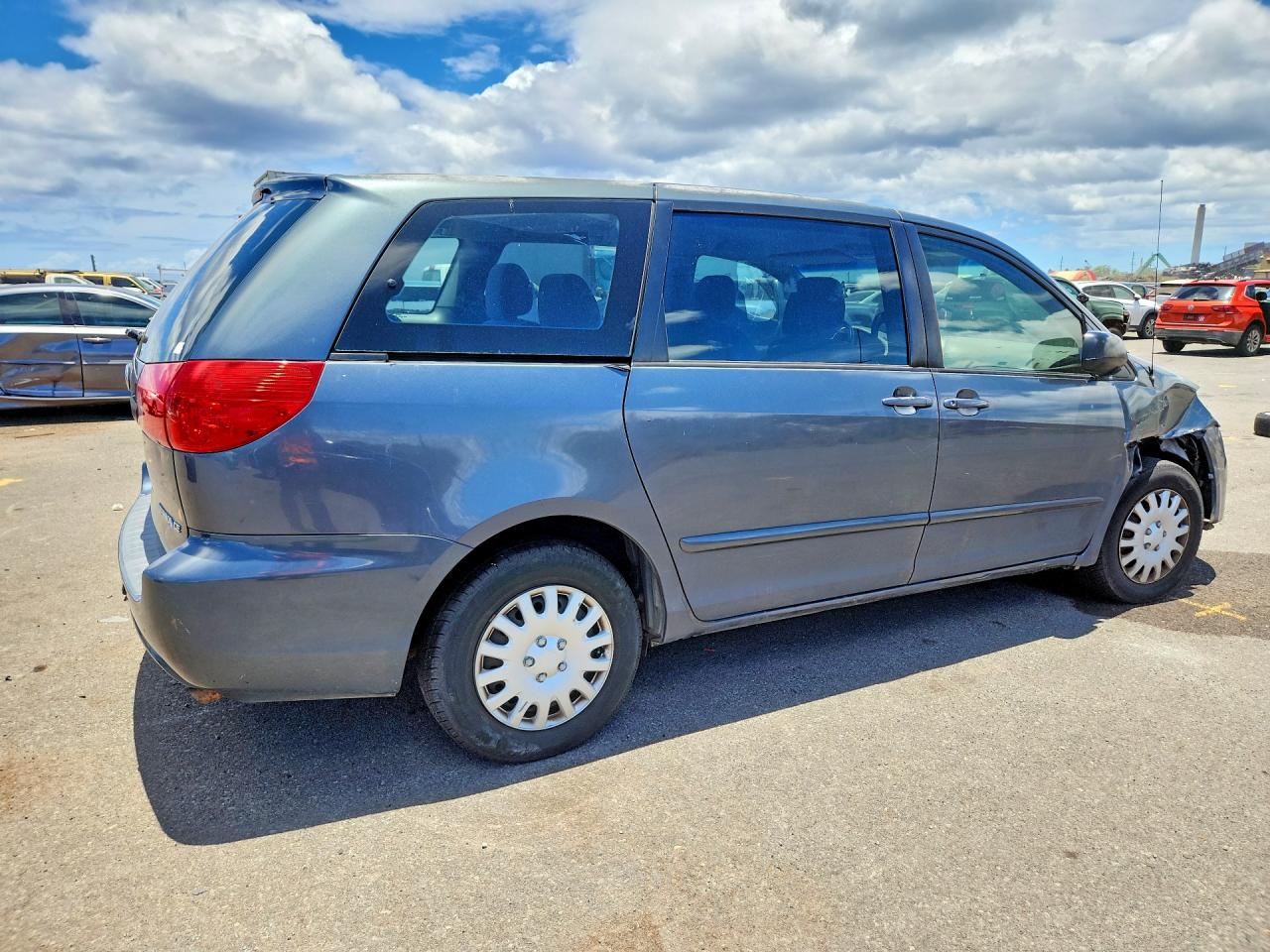 5TDKK4CC3AS325577 · 2010 TOYOTA SIENNA · 3/13