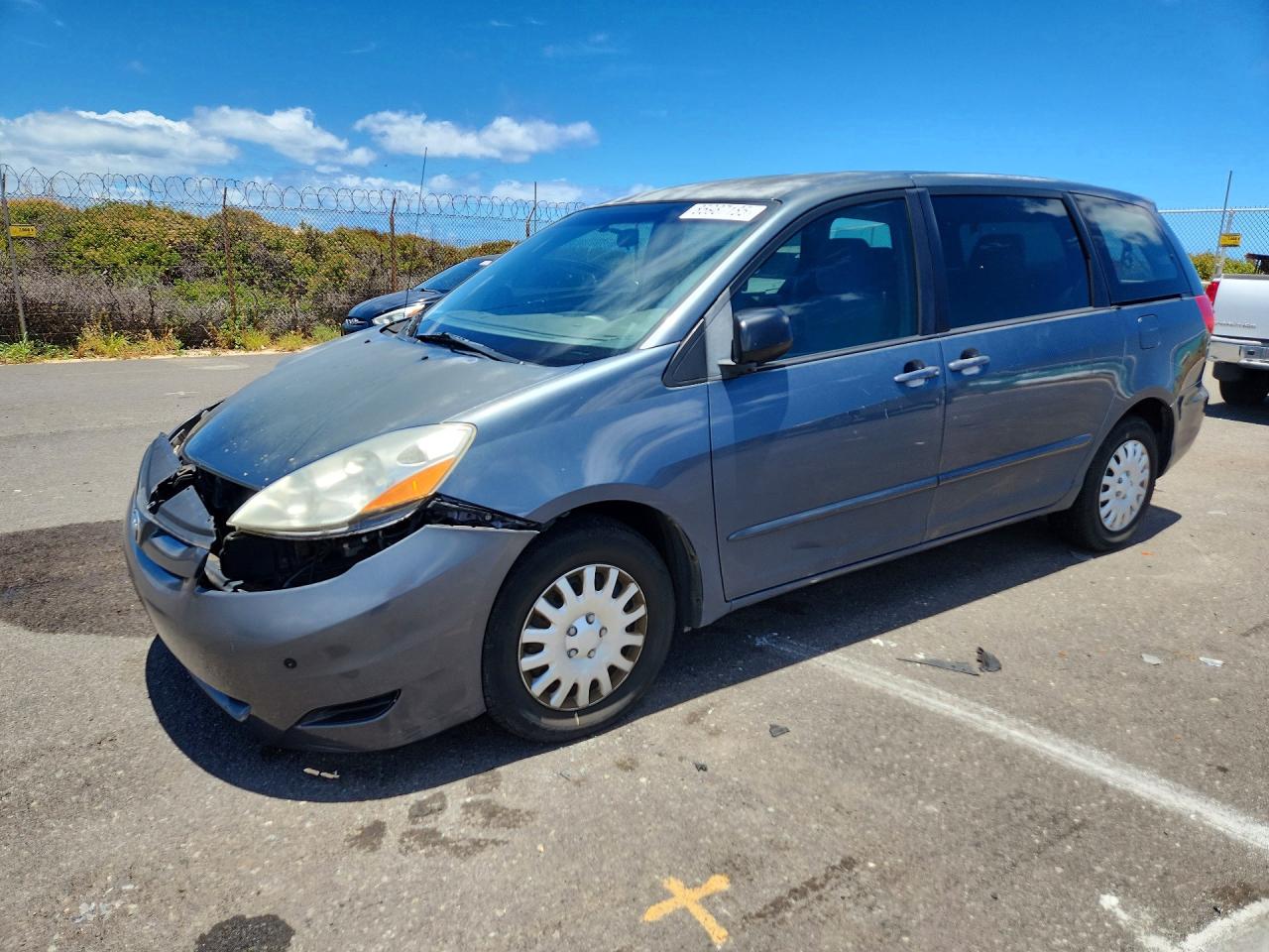 2010 TOYOTA SIENNA