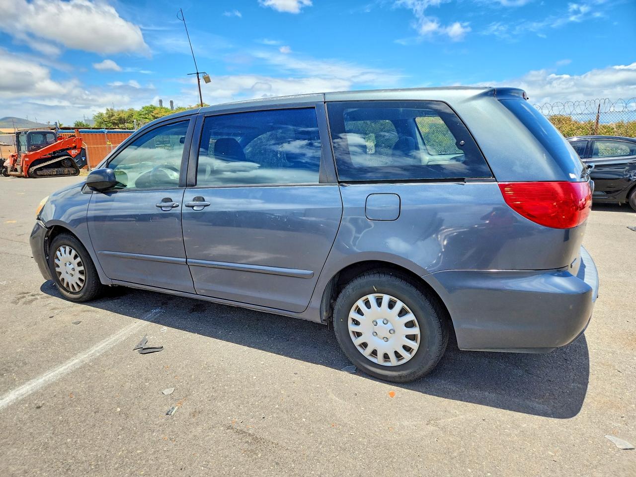 5TDKK4CC3AS325577 · 2010 TOYOTA SIENNA · 2/13