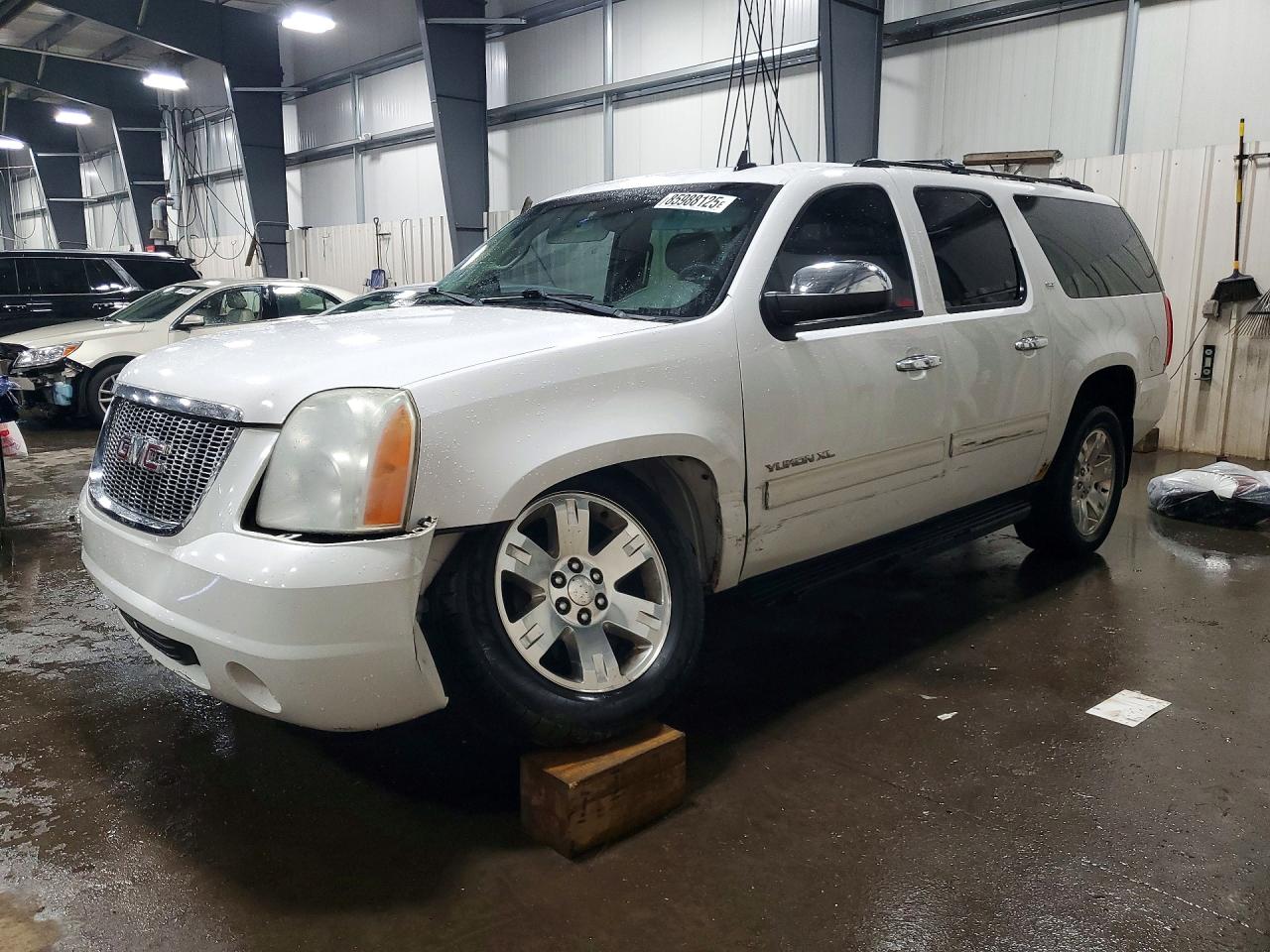 1GKS2KE36BR235376 · 2011 GMC YUKON XL