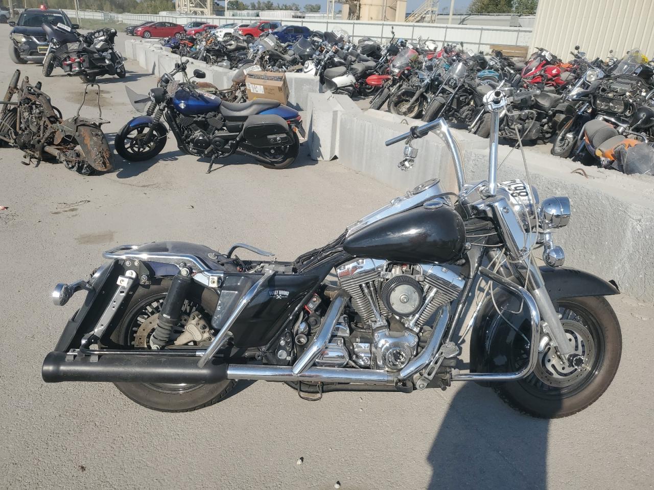 1HD1FRW141Y649115 · 2001 HARLEY DAVIDSON FLHRCI
