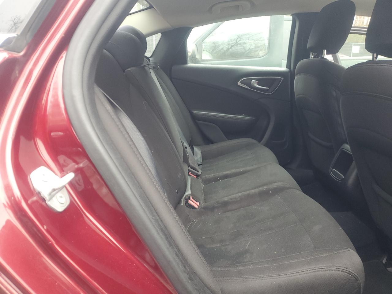 1C3CCCAB4FN689286 · 2015 CHRYSLER 200 · 10/12