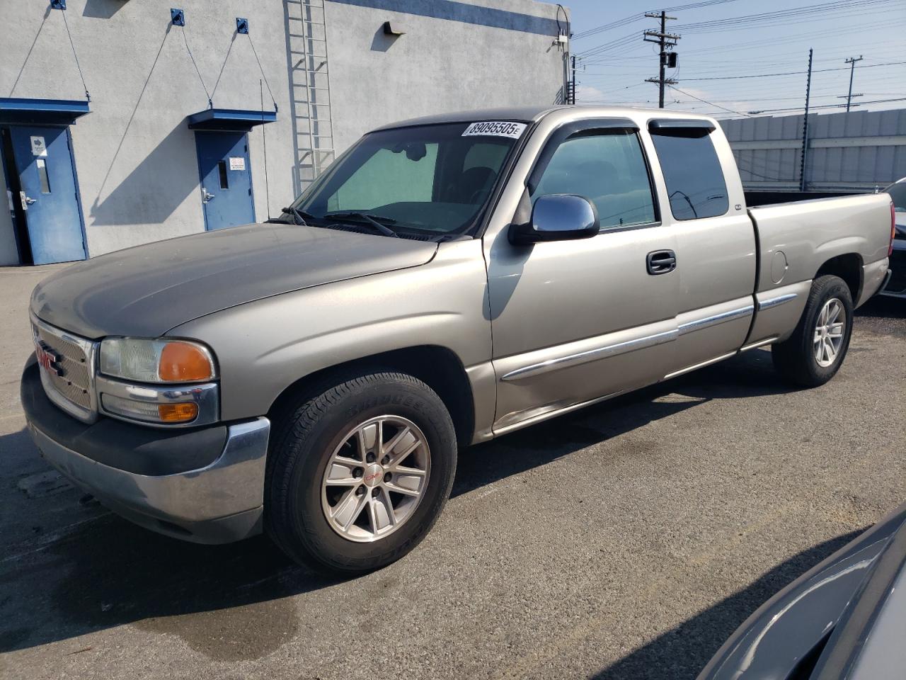 1GTEC19T1YZ181889 · 2000 GMC NEW SIERRA