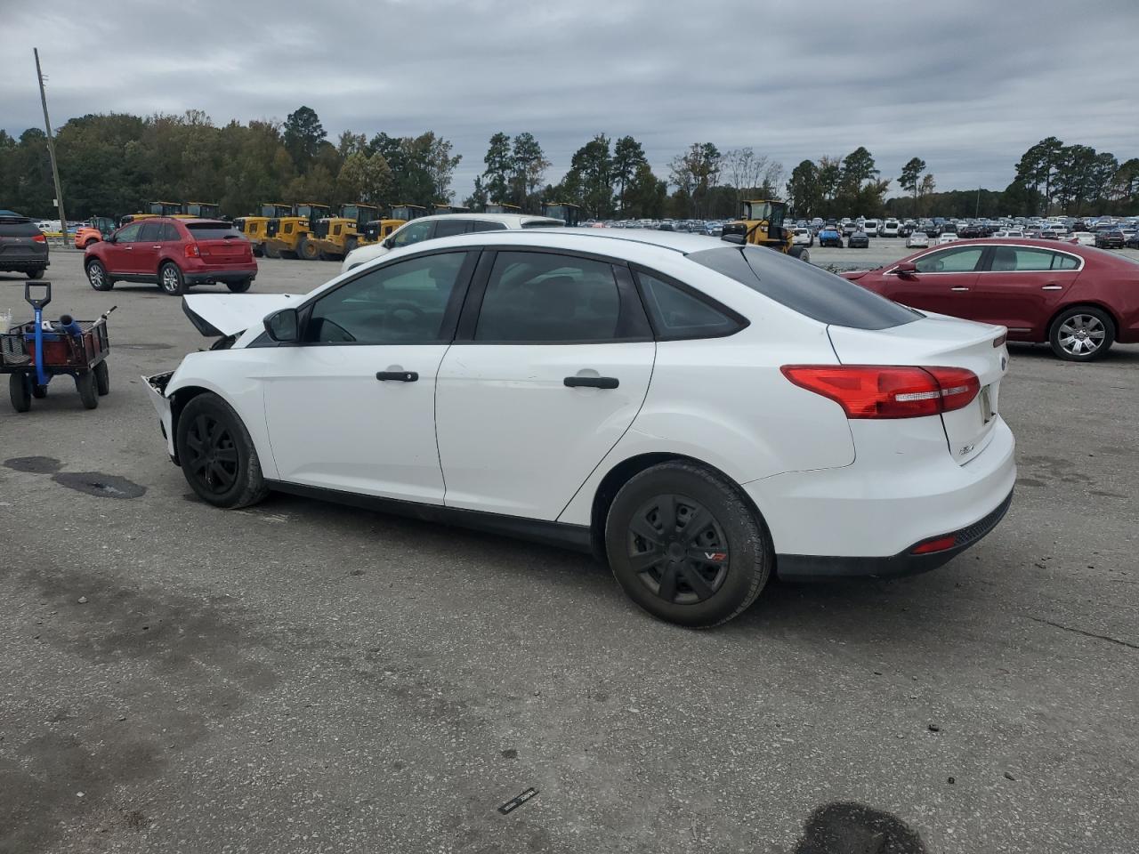 1FADP3E2XJL261084 · 2018 FORD FOCUS · 2/12