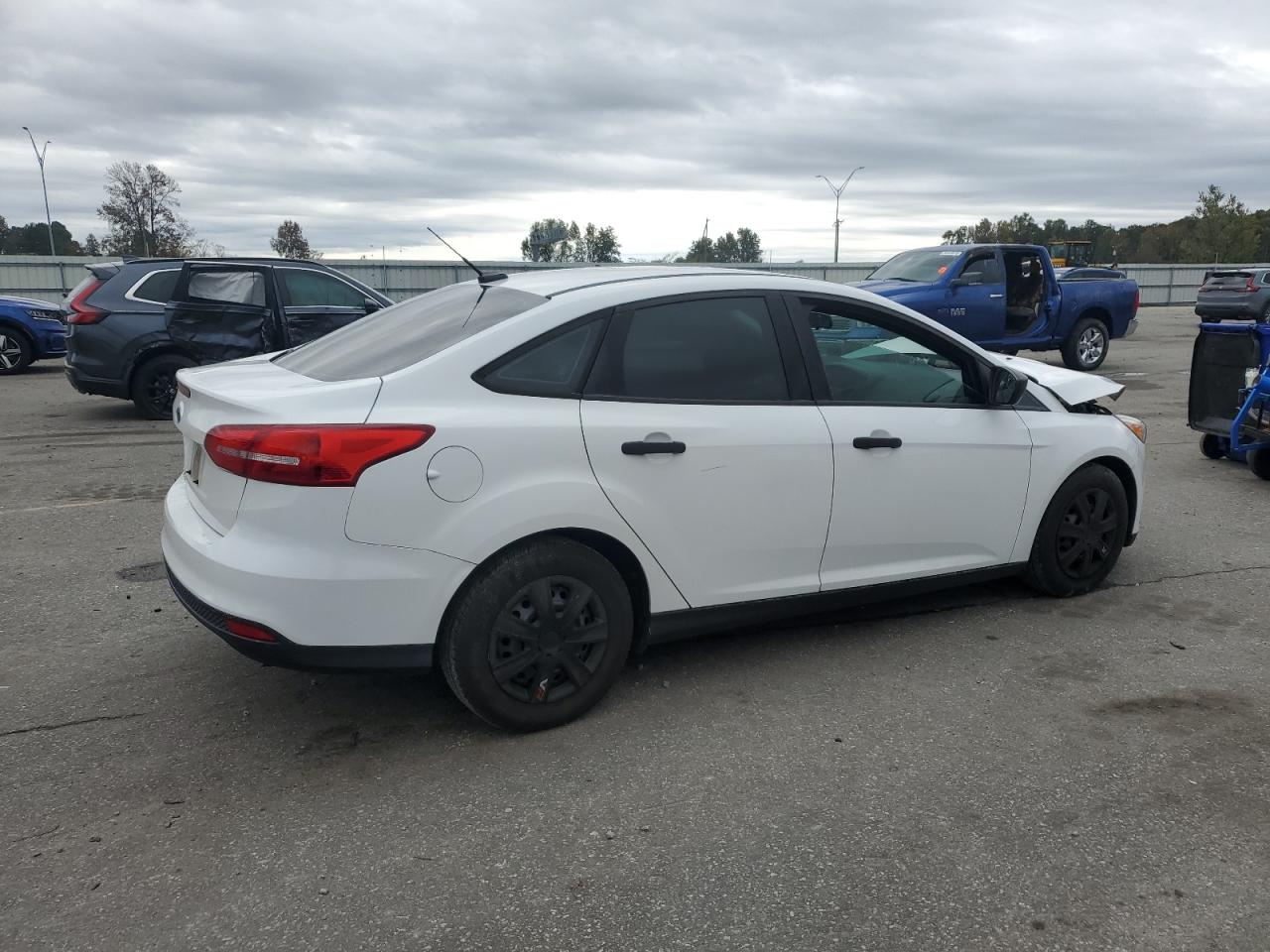 1FADP3E2XJL261084 · 2018 FORD FOCUS · 3/12