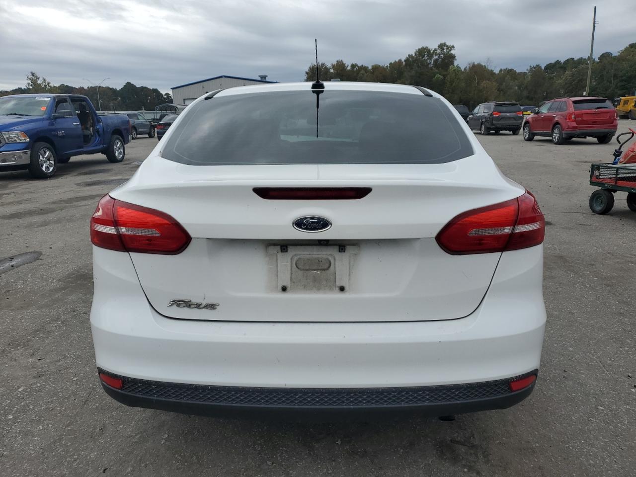 1FADP3E2XJL261084 · 2018 FORD FOCUS · 6/12
