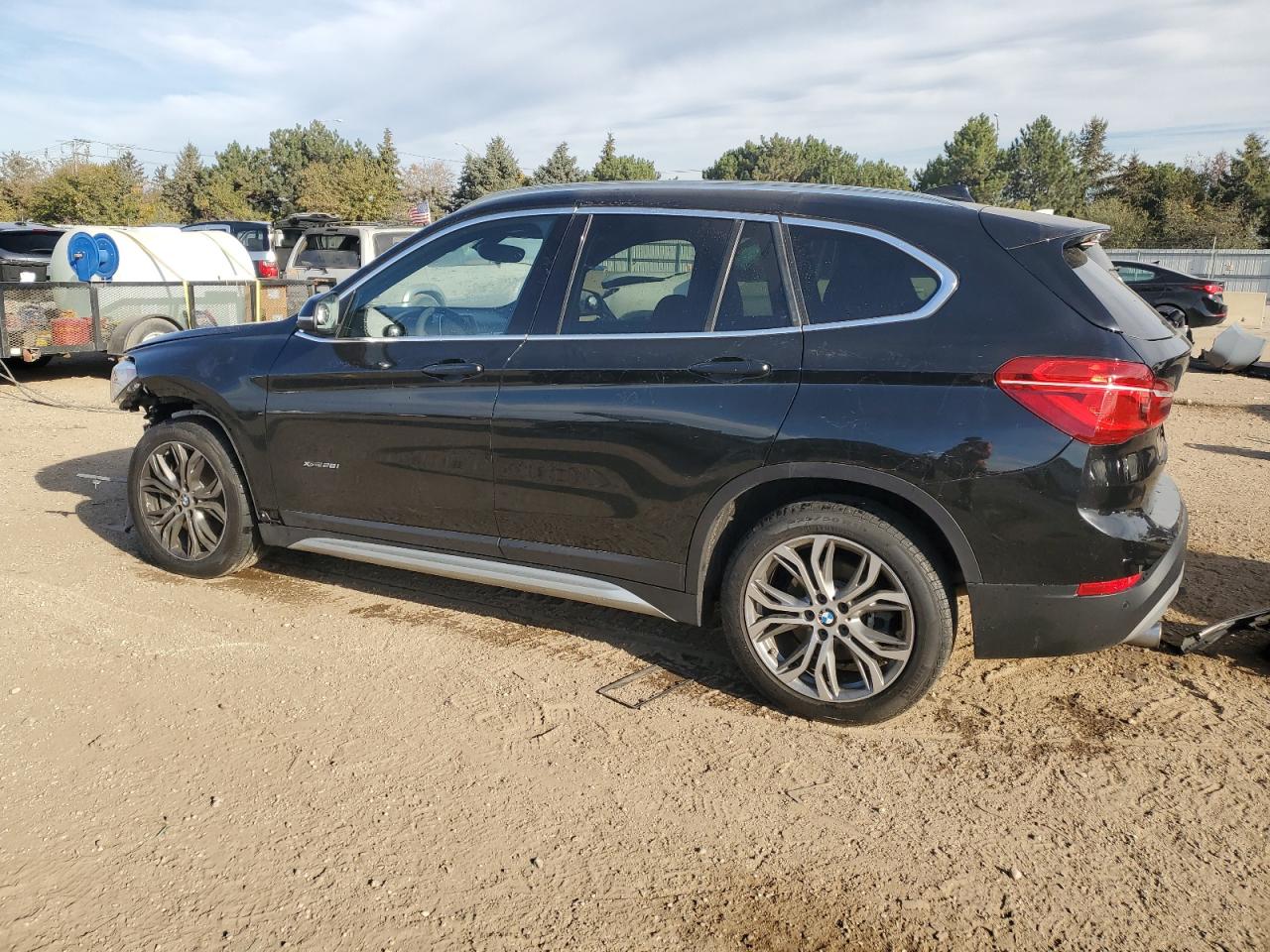 WBXHT3C36H5F84569 · 2017 BMW X1 · 2/13