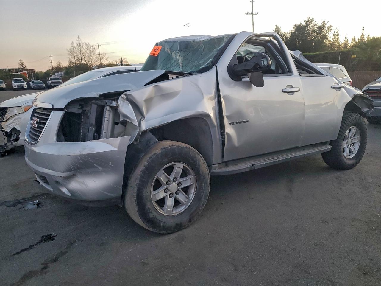 1GKS1AE01CR165127 · 2012 GMC YUKON
